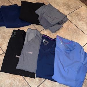 Selling in bulk ! Different brands - all really good condition. All size small